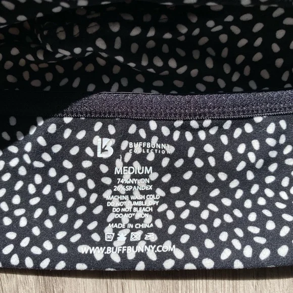 BuffBunny Revolution Sports Bra Onyx Black Bossy Print Medium - Picture 10 of 12